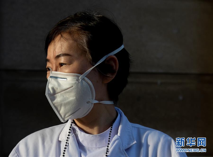 （聚焦疫情防控·圖文互動(dòng)）（15）分秒必爭！一切為了治病救人——中國抗疫生命至上的生動(dòng)實(shí)踐