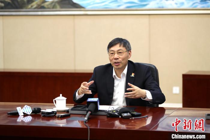 近日，全國人大代表、浪潮集團(tuán)董事長兼CEO孫丕恕接受媒體采訪。浪潮集圖供圖