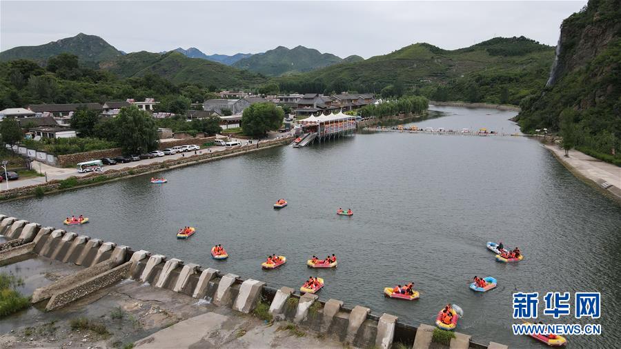 （新華全媒頭條·走向我們的小康生活·圖文互動(dòng)）（3）長(zhǎng)城腳下，小康村串成“珍珠鏈”