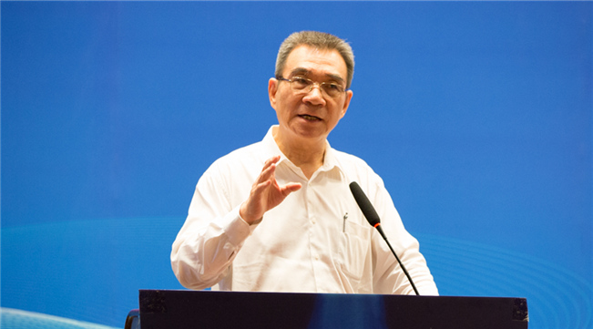 林毅夫發(fā)表演講。（資料圖）